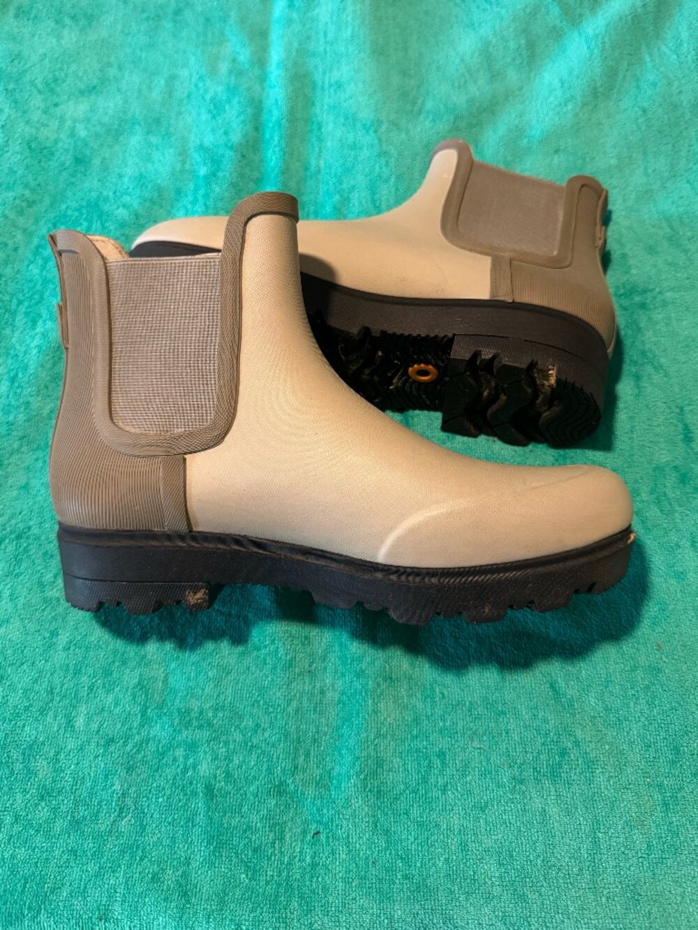 Bogs Chelsea Mid-Rise Rain Boot- Like New- Size 10